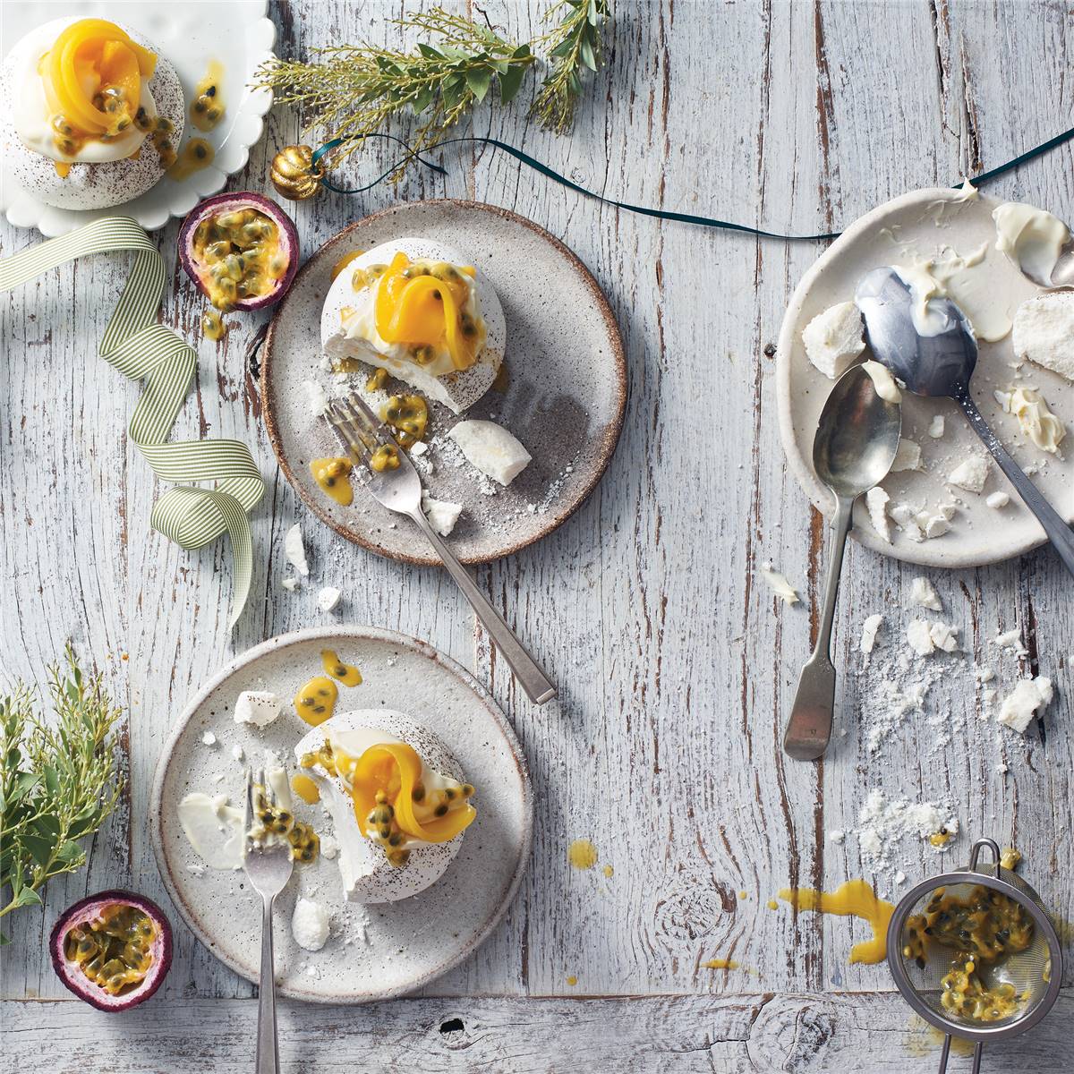 Woolworths Delicate Lemon Myrtle Meringues 4 Pack Woolworths