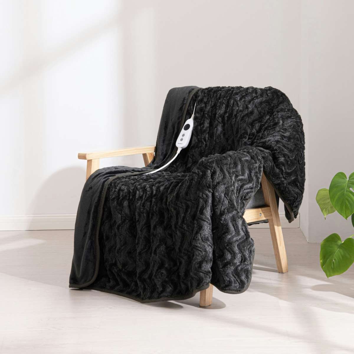 Dreamaker 500Gsm Faux Fur Heated Throw Charcoal 160x120cm Woolworths