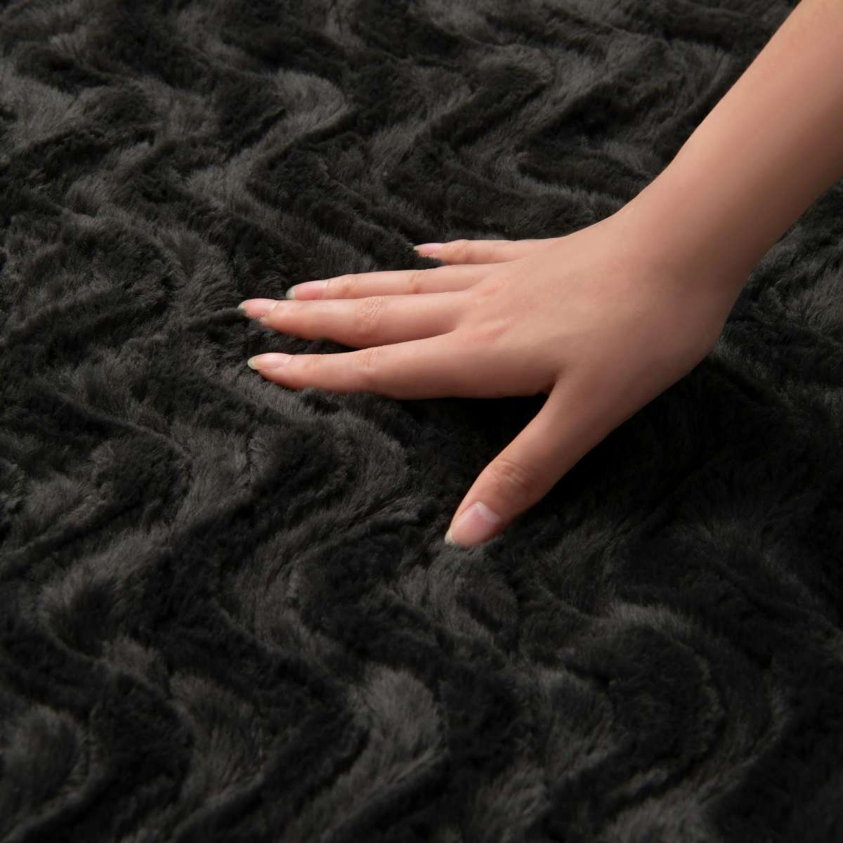 Dreamaker 500Gsm Faux Fur Heated Throw Charcoal 160x120cm Woolworths