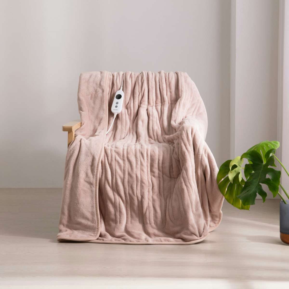 Dreamaker Coral Fleece Electric Heated Throw Blanket Blush 160x120cm