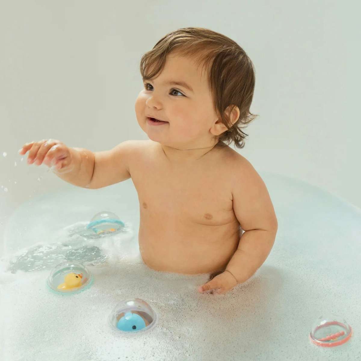 Munchkin Float & Play Bubbles Assortment Bath Toy Randomly Selected