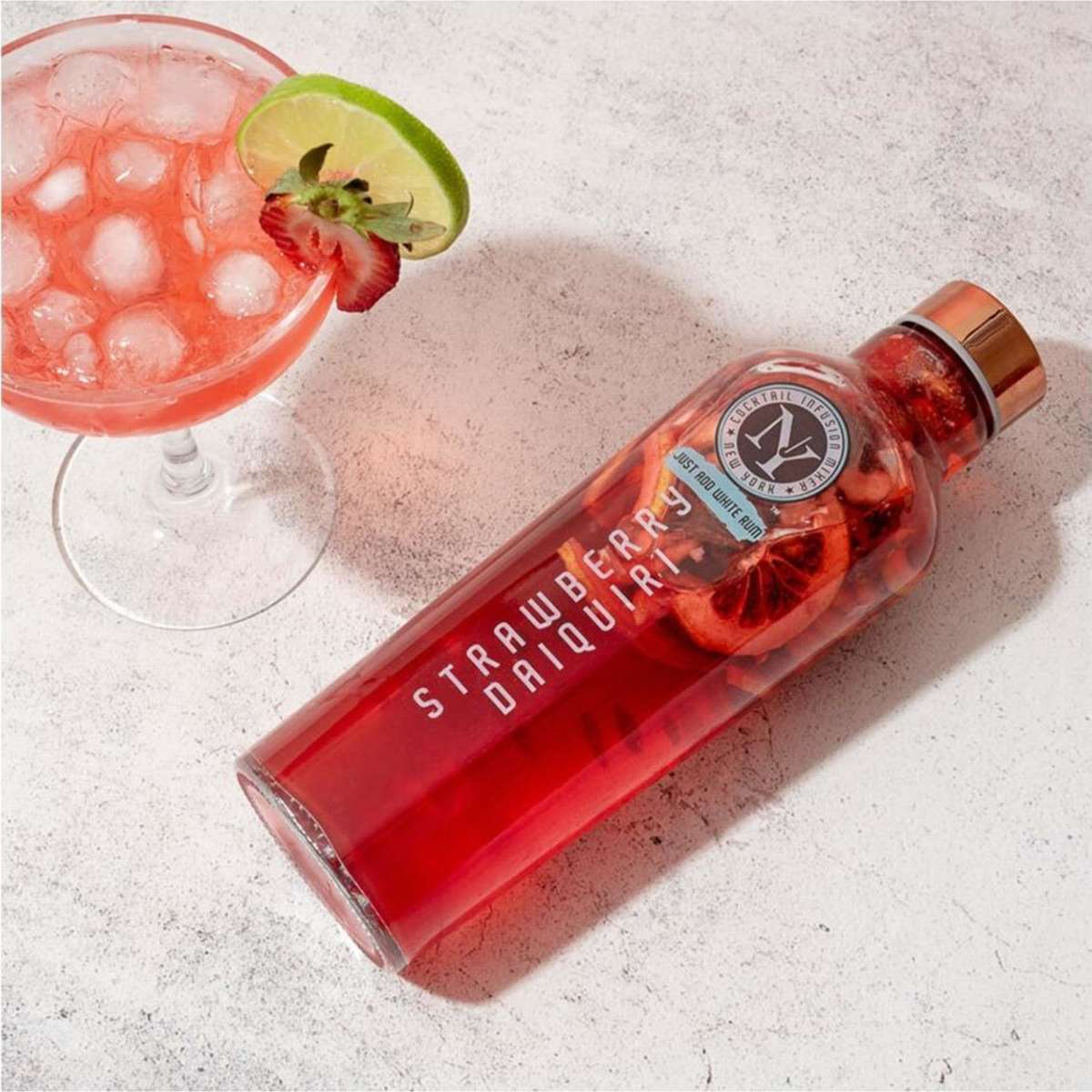 New York Cocktail Infusion Mixer Strawberry Daiquiri Bottle w/ Small