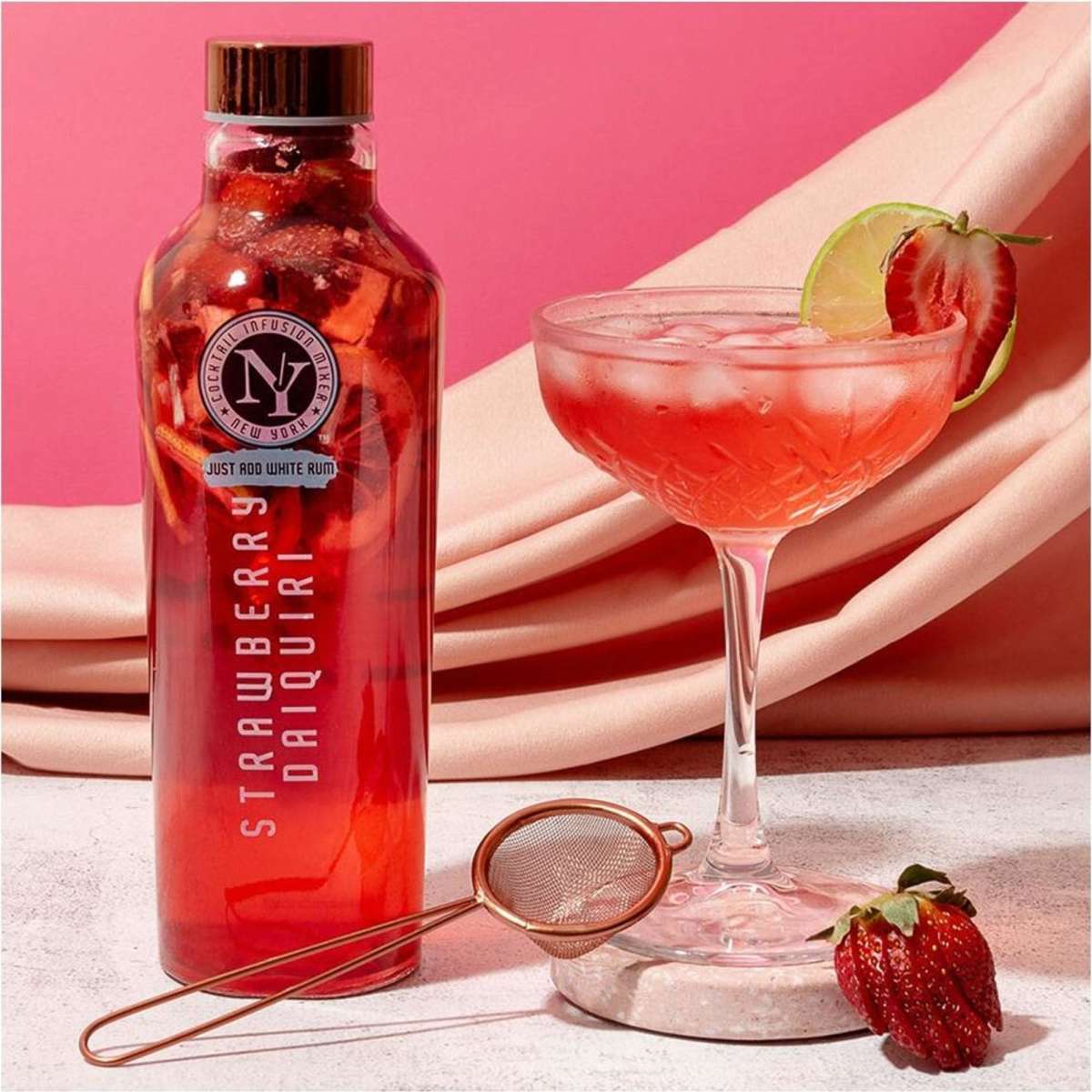 New York Cocktail Infusion Mixer Strawberry Daiquiri Bottle w/ Small