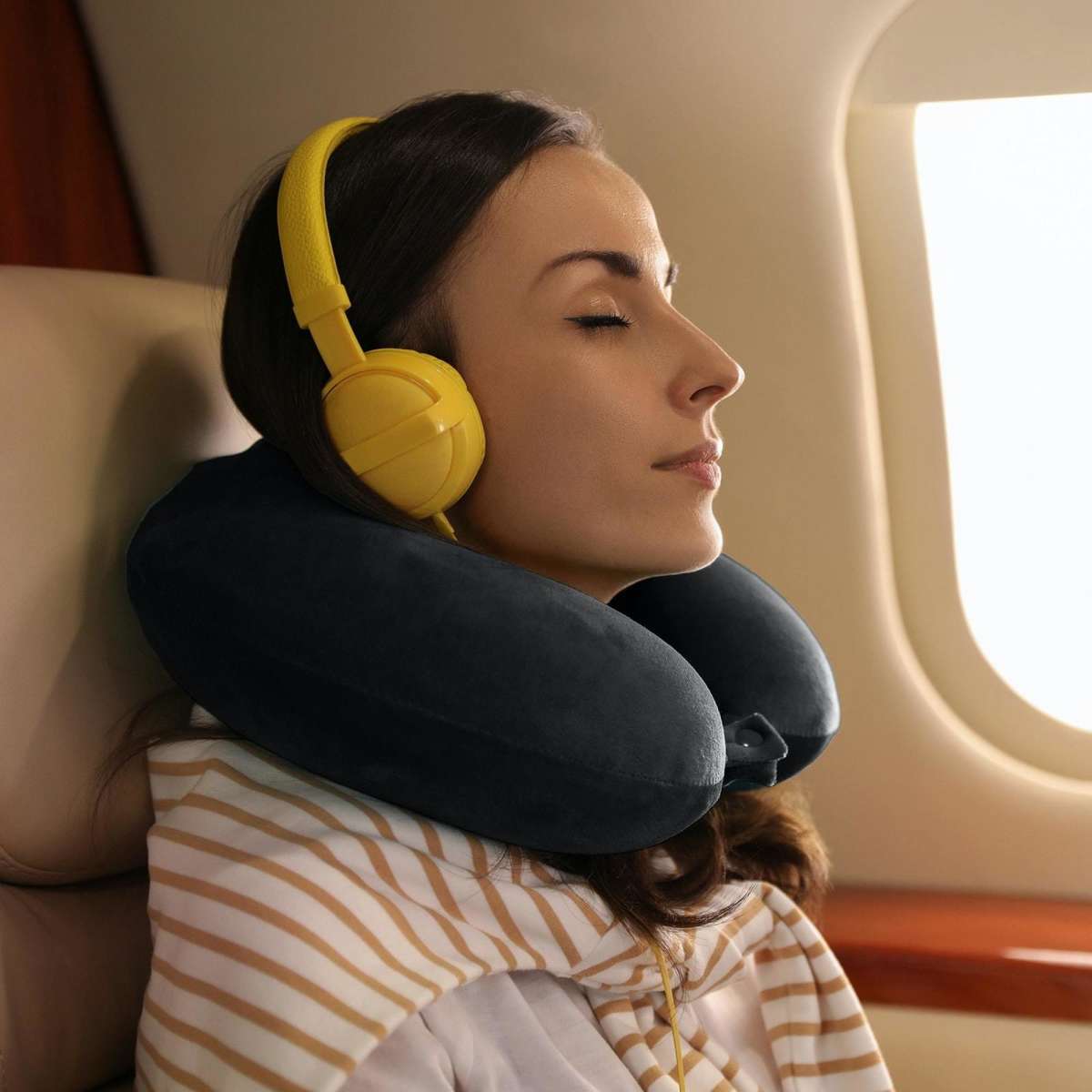 Milano Decor Memory Foam Travel Neck Pillow ||Black | Woolworths