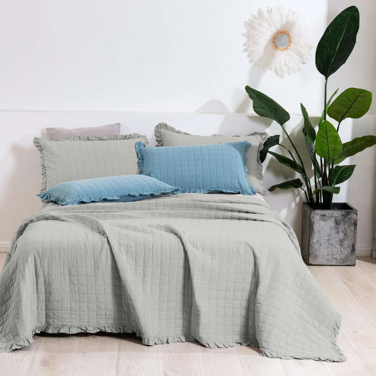Dreamaker Premium Quilted Sand Wash coverlet Queen/King Dove Grey Woolworths