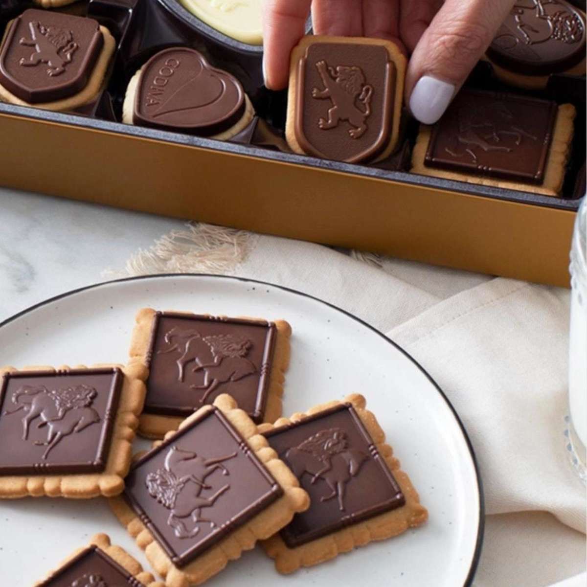 Godiva Premium Assorted Milk & Dark Chocolate Biscuits Box, 32 Pieces