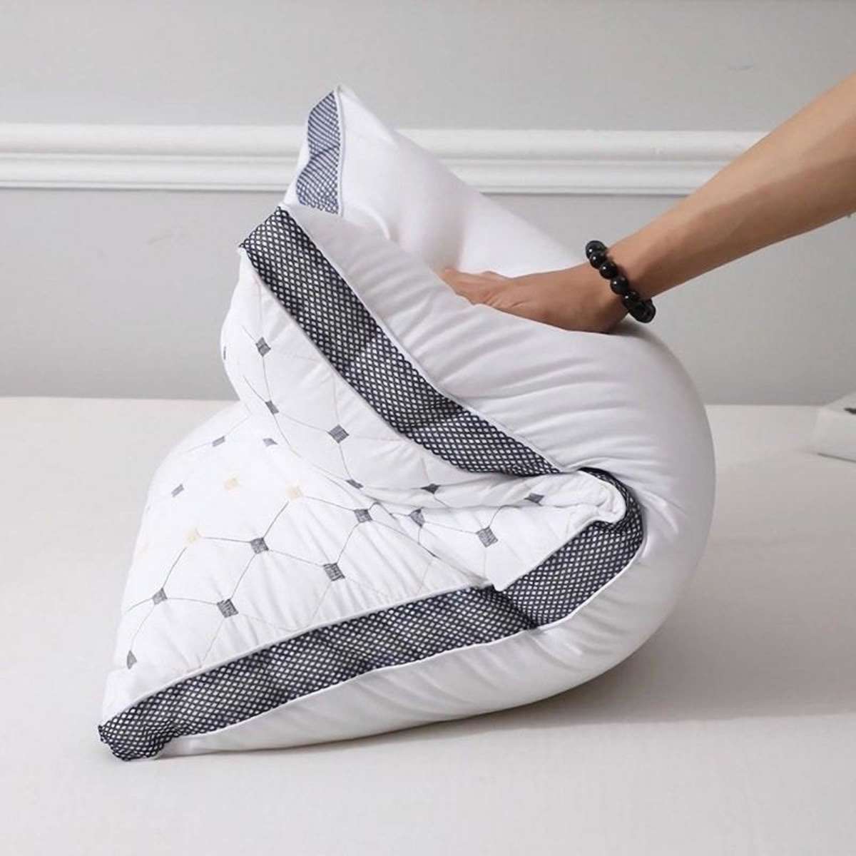 Queling Hotel Quality Pillow Checked Ultra Plush Soft Home Bed Pillow