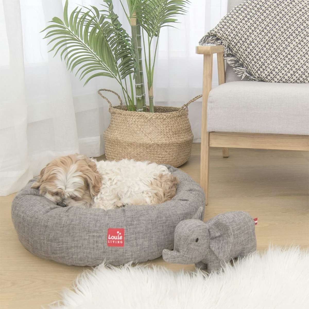 Louie Living Donut Dog/Pet Bed/Lounger Large Grey/White Woolworths