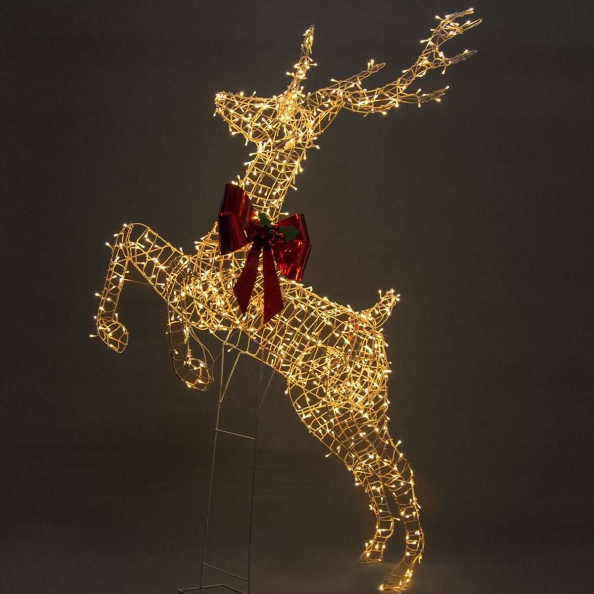 Big Christmas - Full Light Rearing Reindeer With 800 Twinkle Lights 