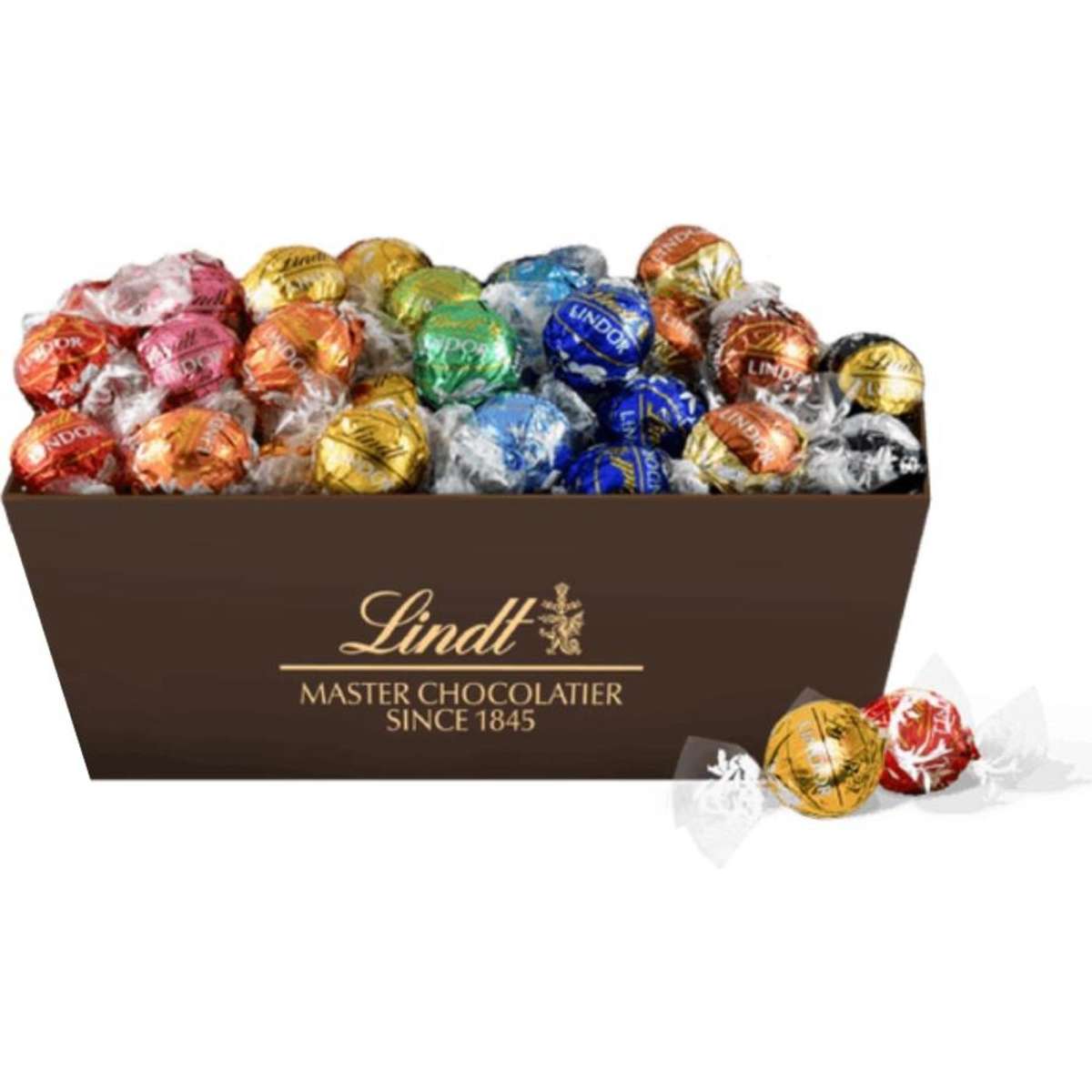 Lindt World of LINDOR Chocolate Hamper 1kg | Woolworths