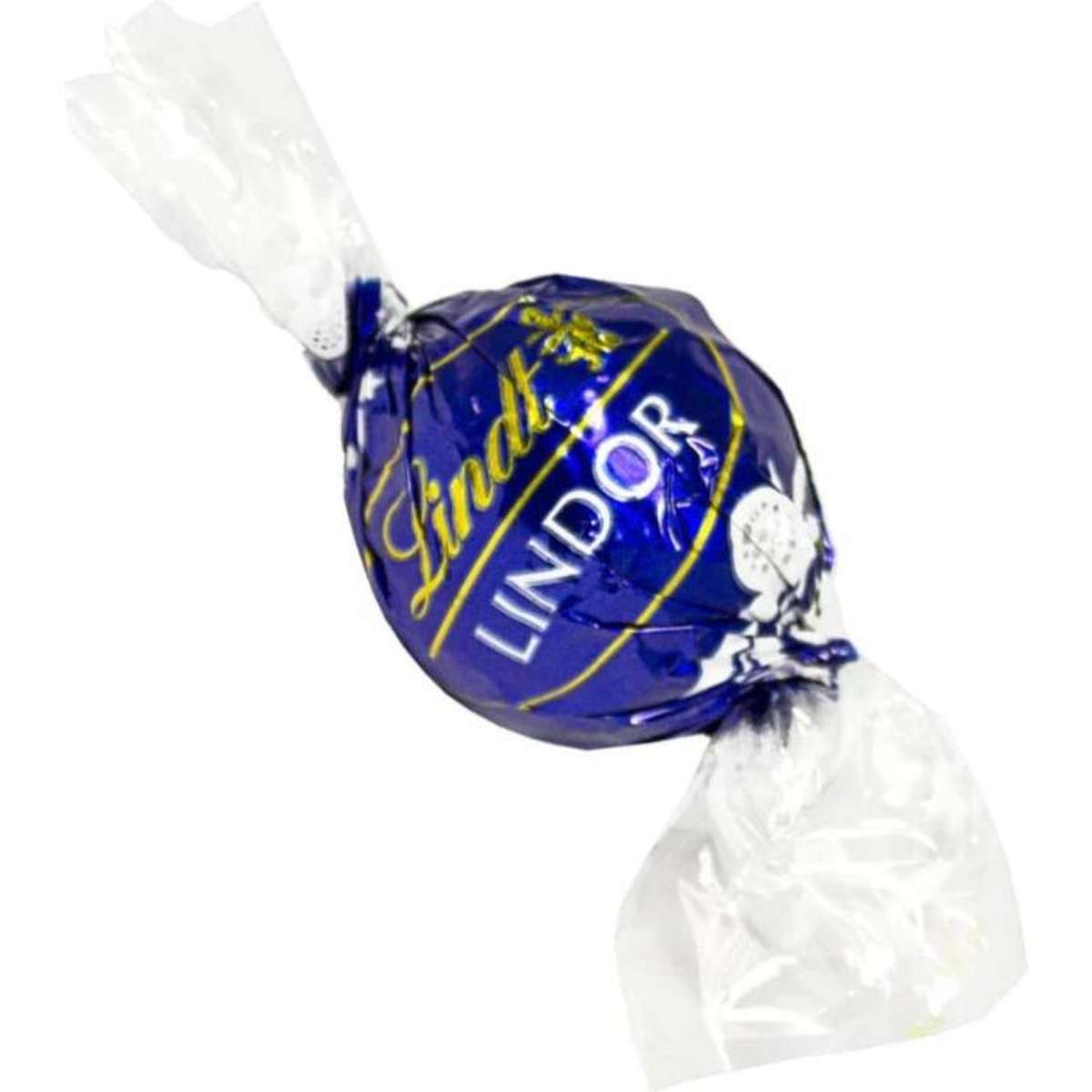 Lindt World of LINDOR Chocolate Hamper 1kg | Woolworths