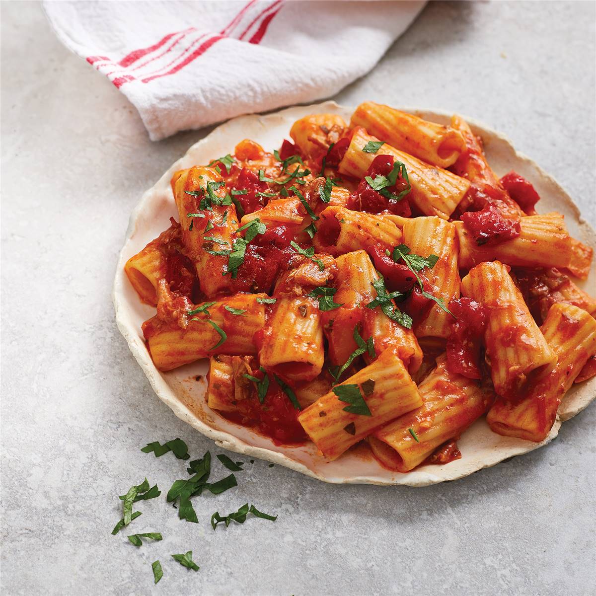 Woolworths Slow Cooked Pork Rigatoni Roasted Capsicum Chilled Meal 350g ...