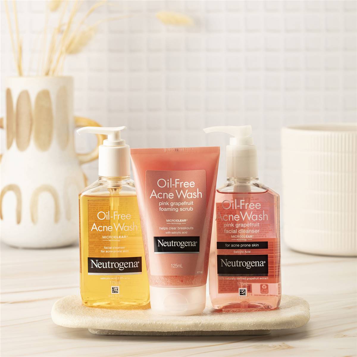 Neutrogena Oil Free Acne Wash Pink Grapefruit Foaming Scrub 125ml