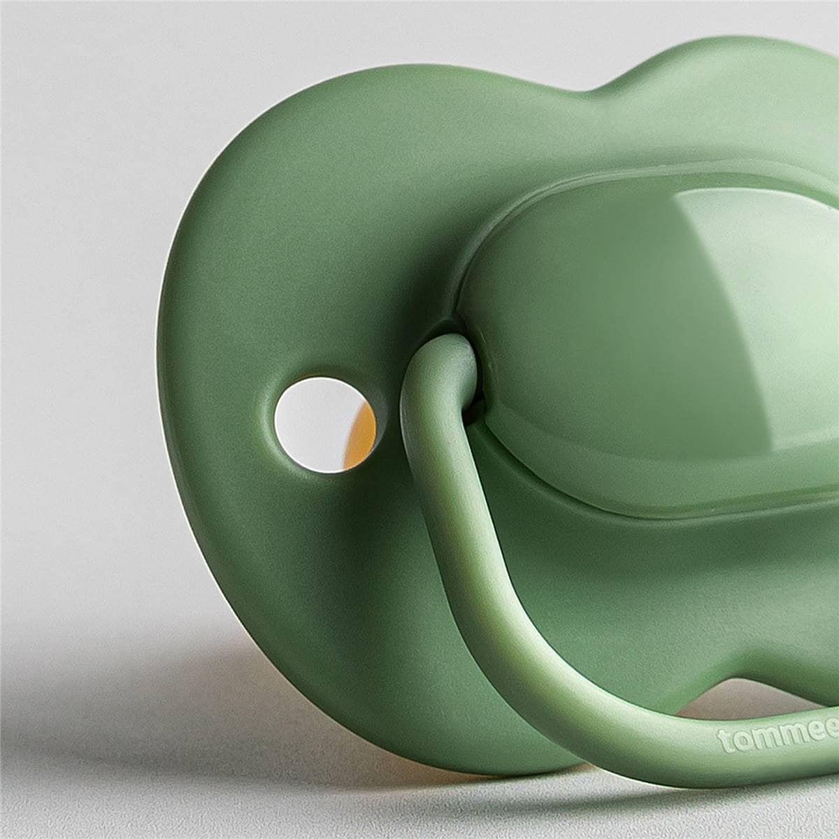 Bibs Binky 6-18 Months Tommee Tippee Cherry Latex Soother 6-18m