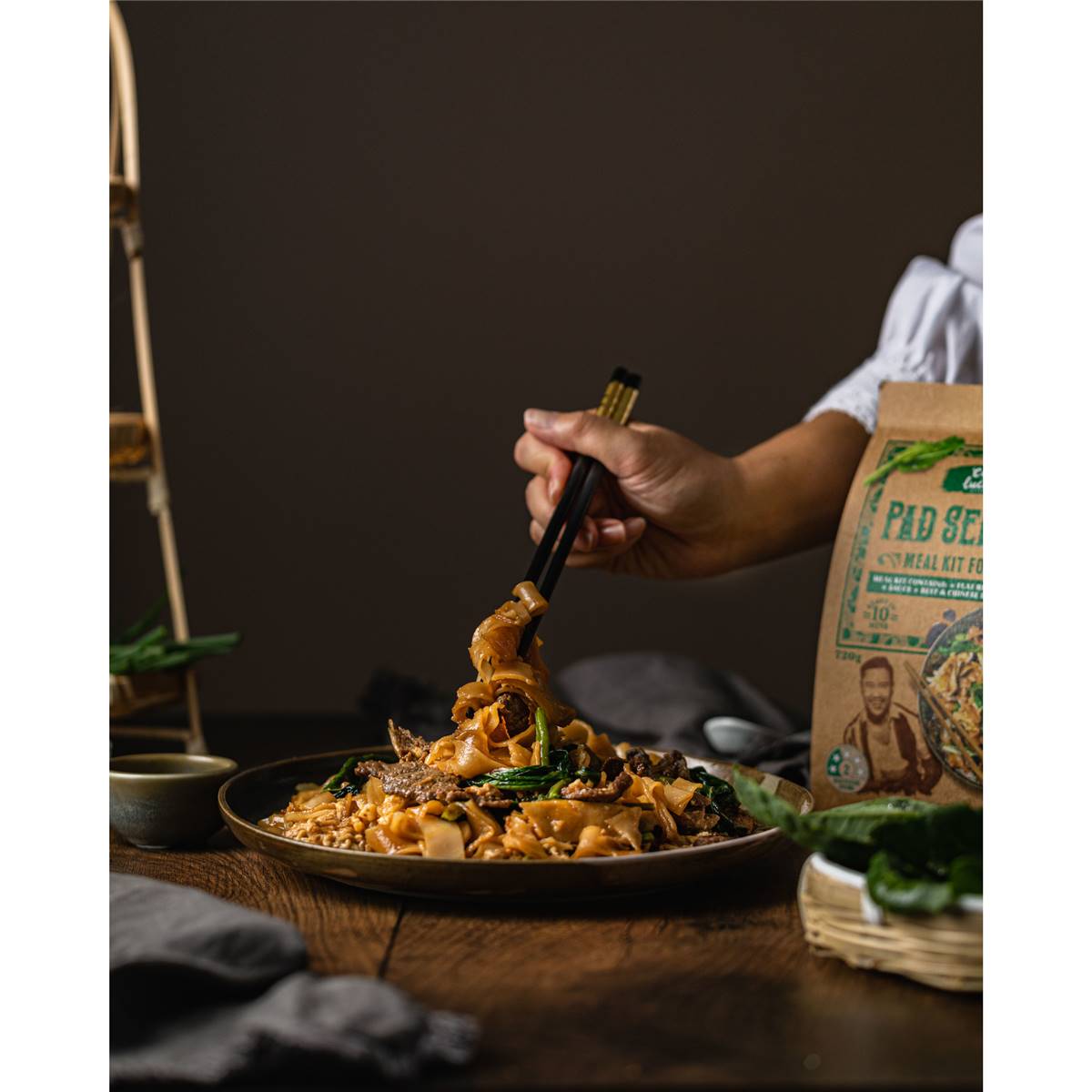 coco-lucas-pad-see-ew-meal-kit-720g-woolworths