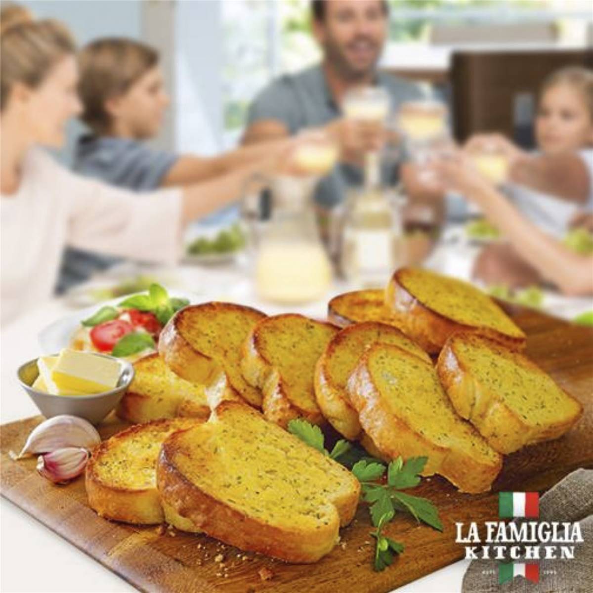La Famiglia Garlic Bread Slices 270g Woolworths