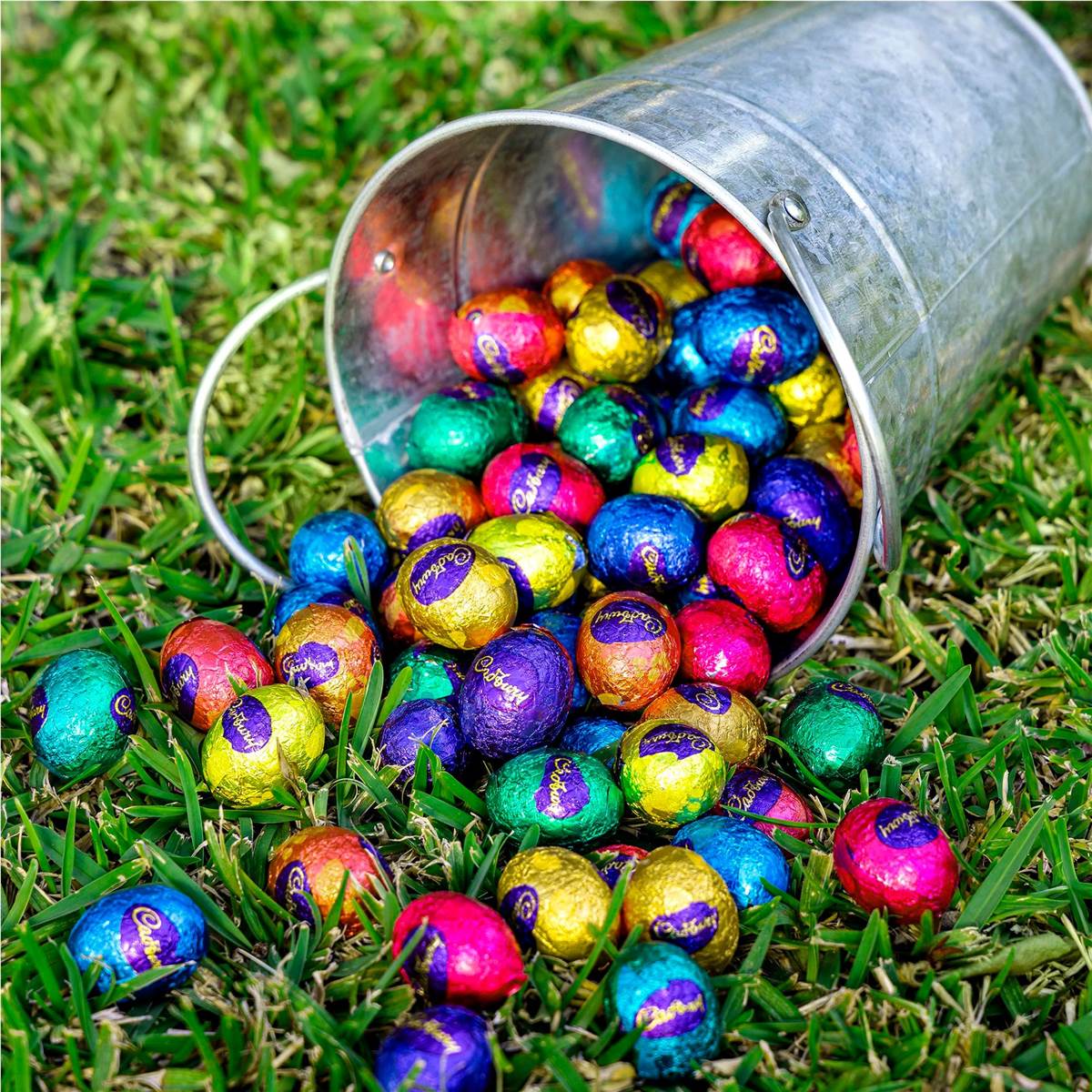 Cadbury Dairy Milk Chocolate Easter Egg Bag 440g Woolworths