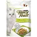 Fancy Feast Adult Chicken, Turkey & Vege Flavour Dry Cat Food 450G